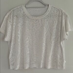 Lululemon Cates Tee *Veil. SIZE 6
White